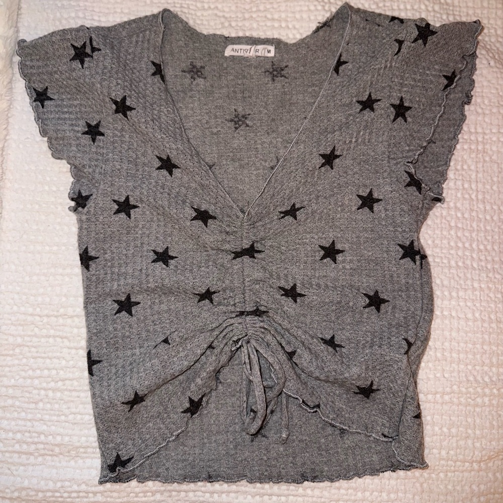 ANTISTAR Grey toned star crop top